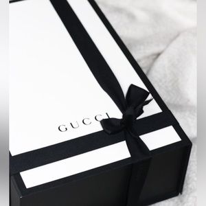 Gucci - White gift box